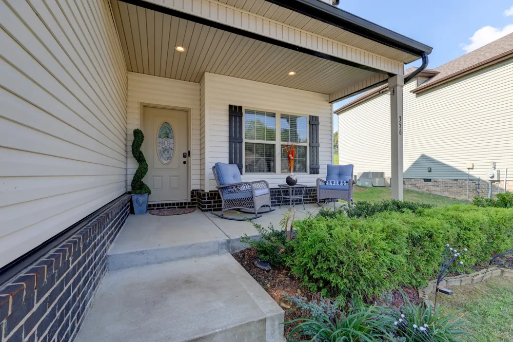 356 Barry Dr Clarksville, TN 37040