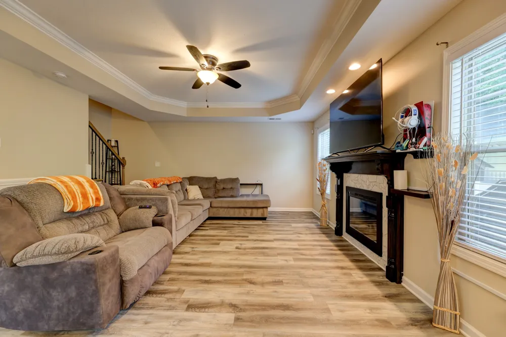 356 Barry Dr Clarksville, TN 37040