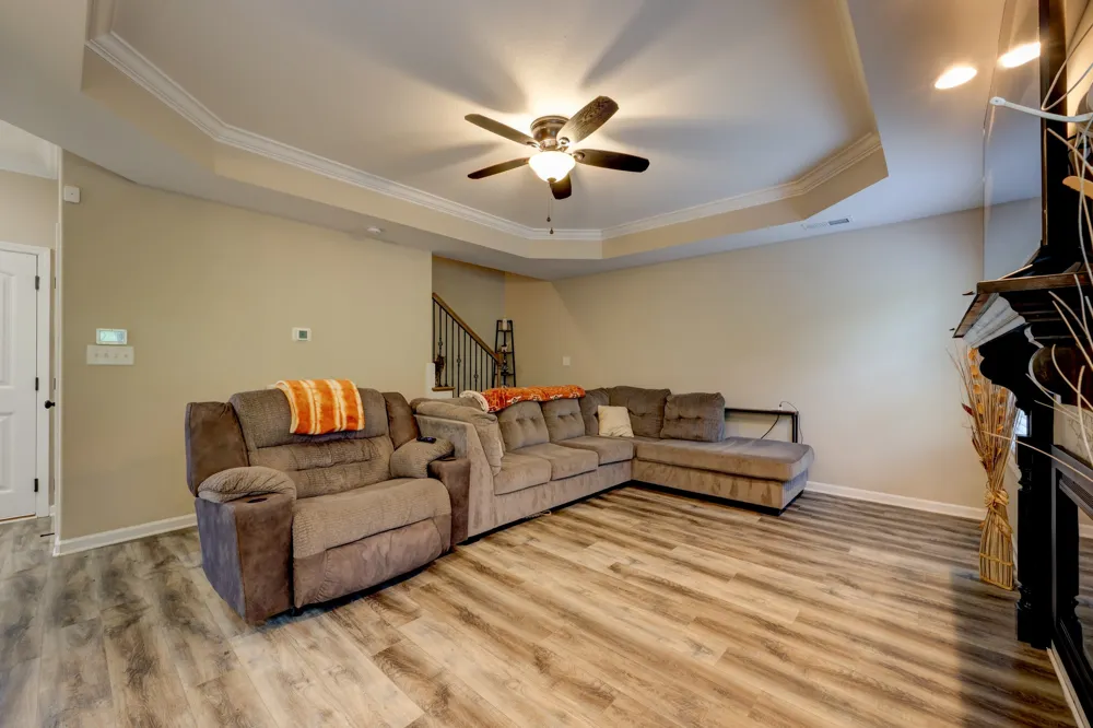 356 Barry Dr Clarksville, TN 37040
