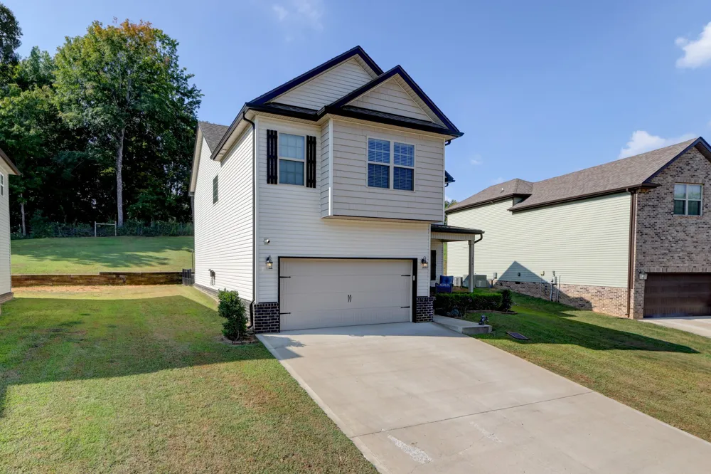 356 Barry Dr Clarksville, TN 37040