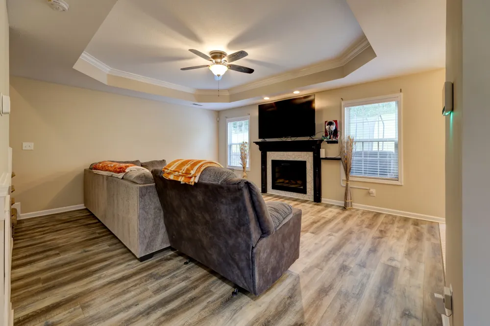 356 Barry Dr Clarksville, TN 37040