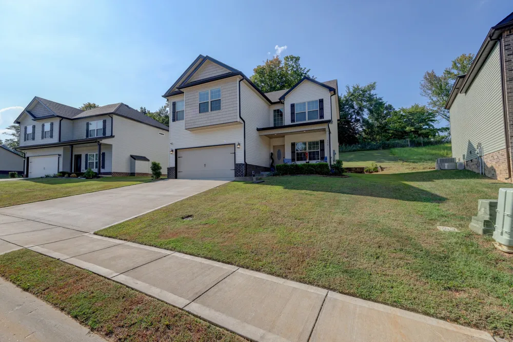 356 Barry Dr Clarksville, TN 37040
