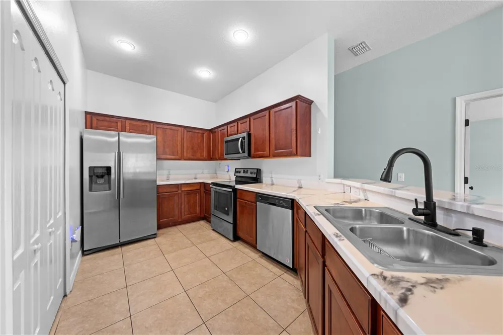 7107 RED LANTERN DR #7107 Harmony, FL 34773