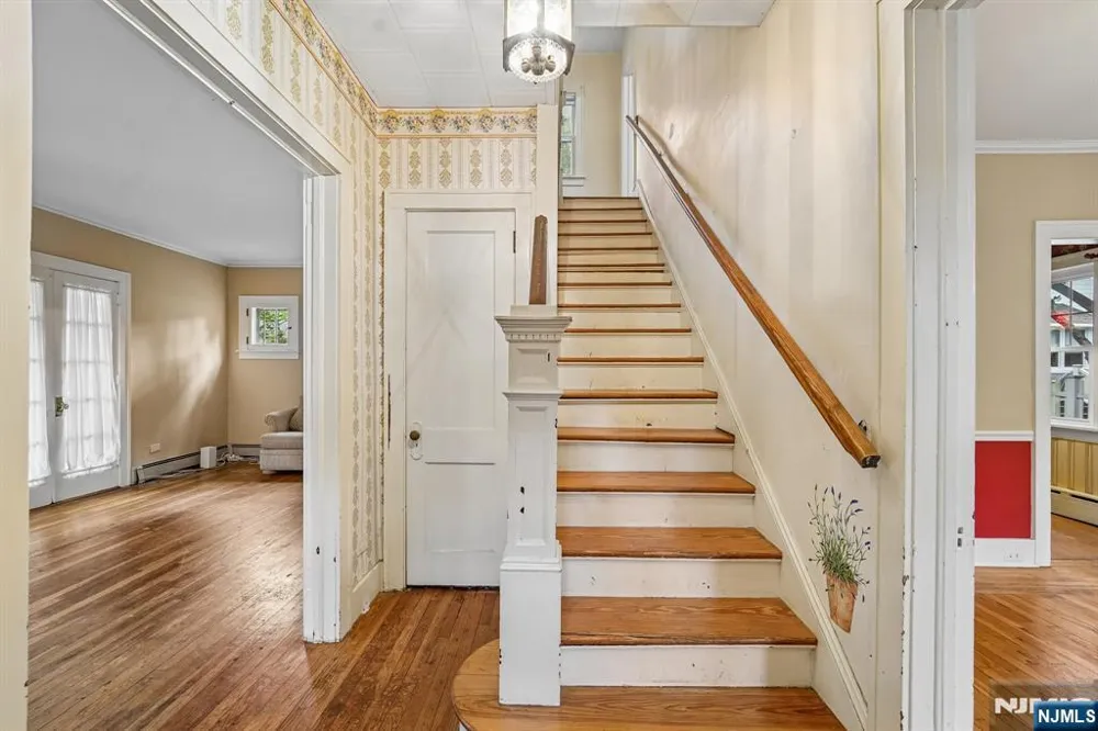 46 Schraalenburgh Road Haworth, NJ 07641