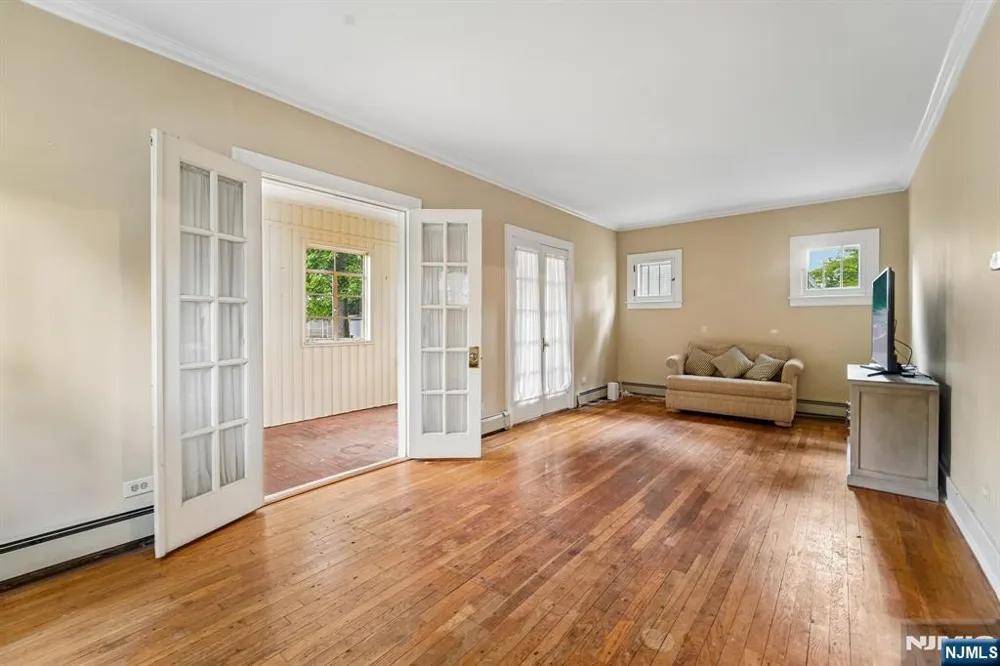 46 Schraalenburgh Road Haworth, NJ 07641