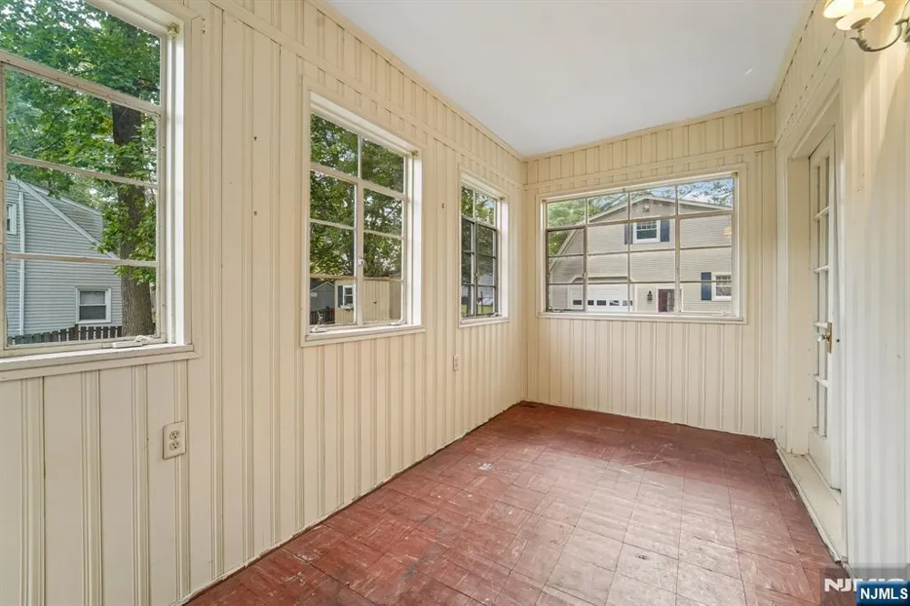 46 Schraalenburgh Road Haworth, NJ 07641