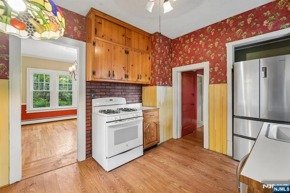 46 Schraalenburgh Road Haworth, NJ 07641