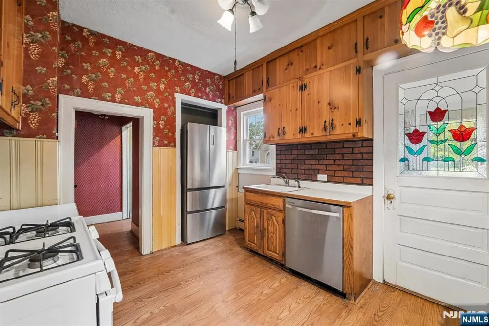 46 Schraalenburgh Road Haworth, NJ 07641