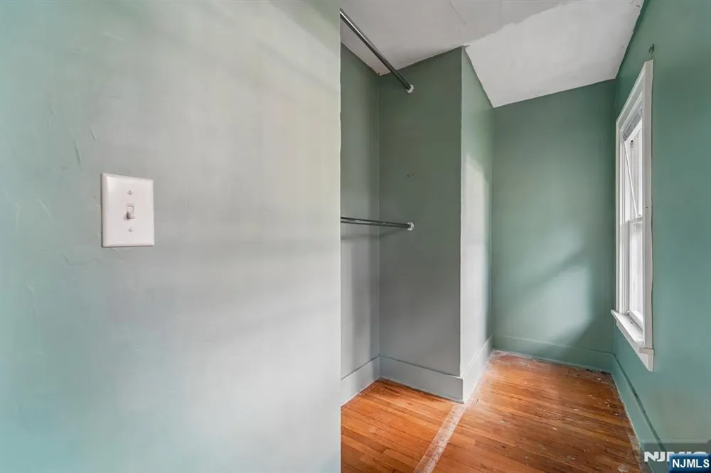 46 Schraalenburgh Road Haworth, NJ 07641
