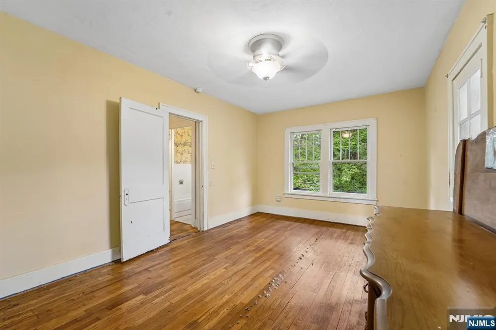 46 Schraalenburgh Road Haworth, NJ 07641