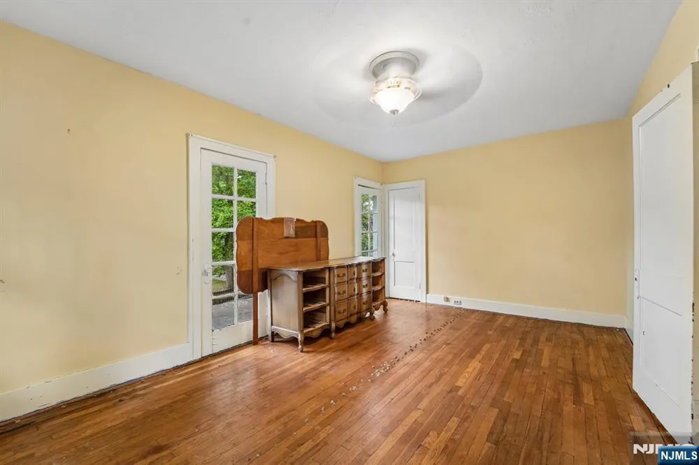 46 Schraalenburgh Road Haworth, NJ 07641