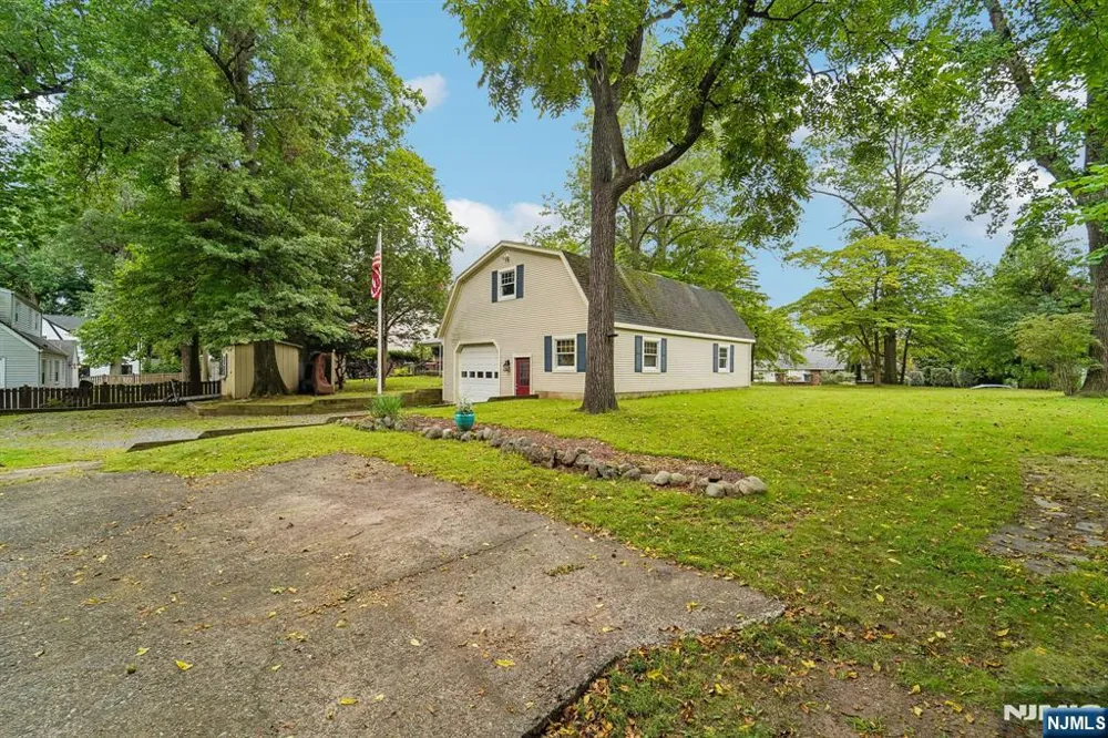 46 Schraalenburgh Road Haworth, NJ 07641