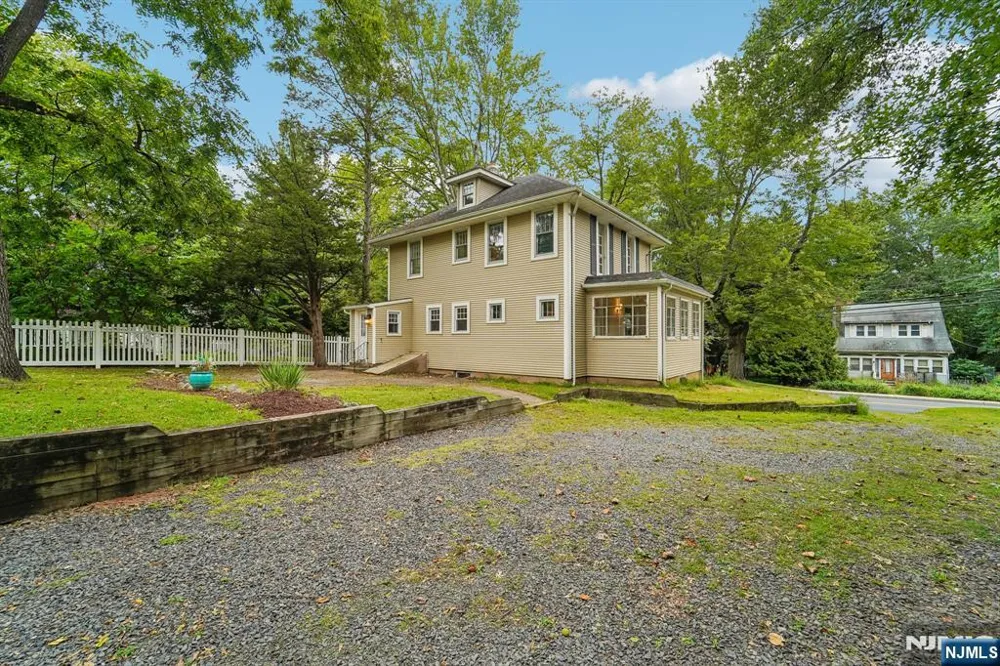 46 Schraalenburgh Road Haworth, NJ 07641