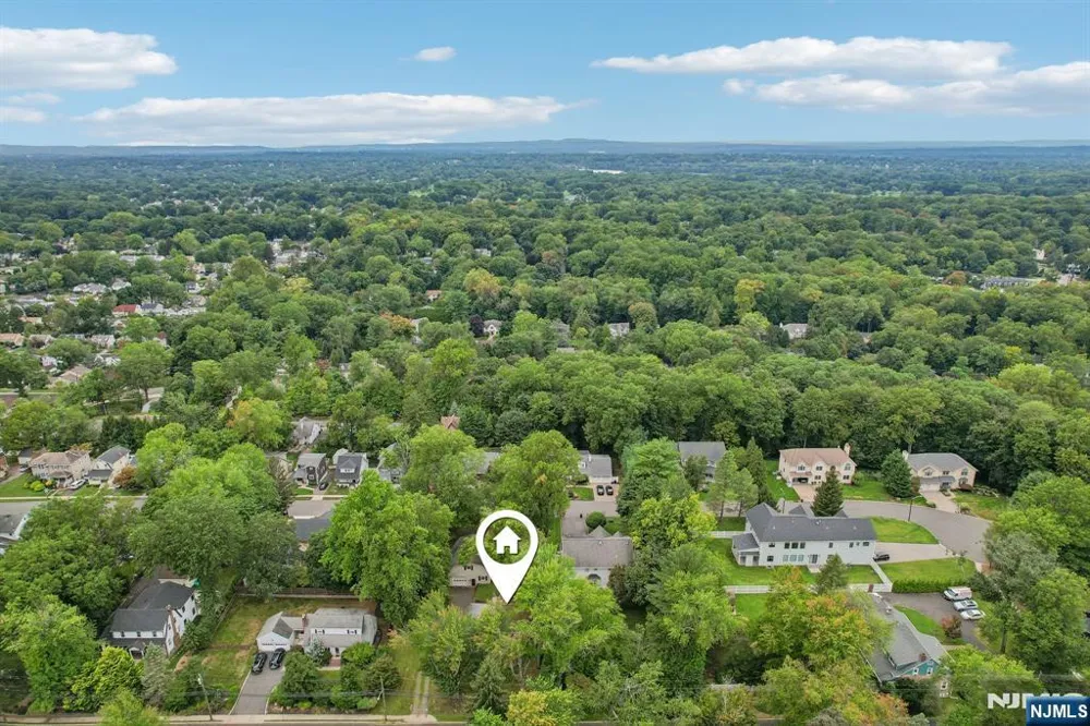 46 Schraalenburgh Road Haworth, NJ 07641