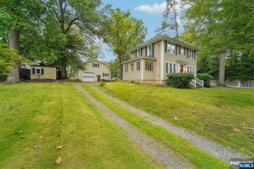 46 Schraalenburgh Road Haworth, NJ 07641