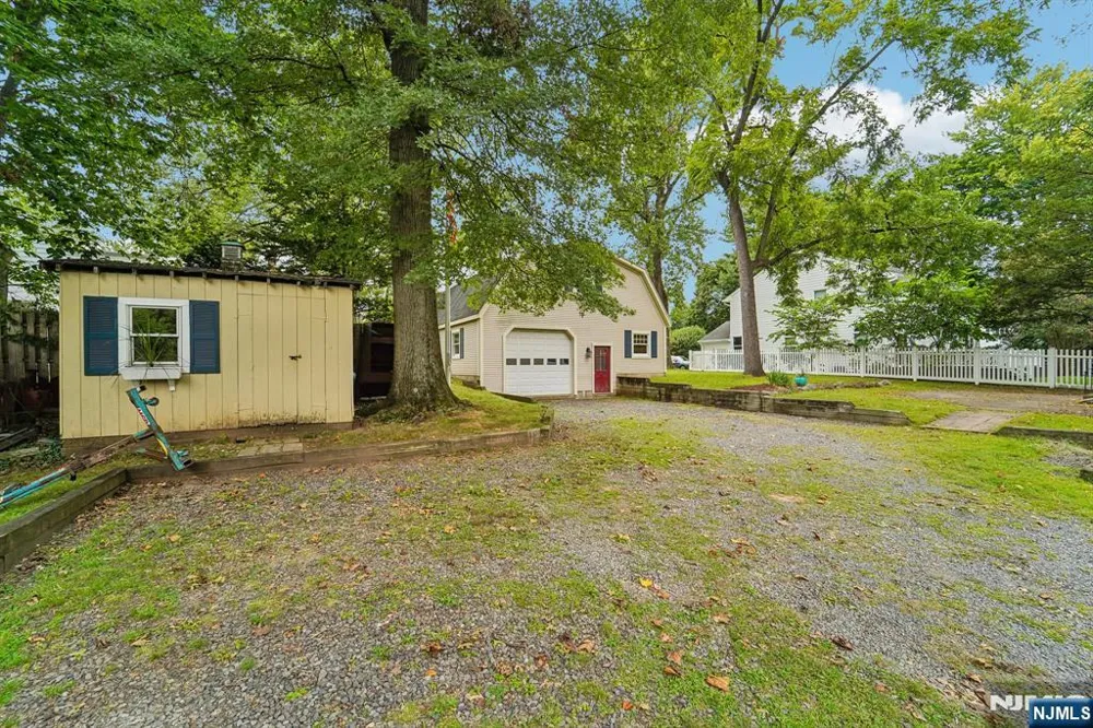 46 Schraalenburgh Road Haworth, NJ 07641