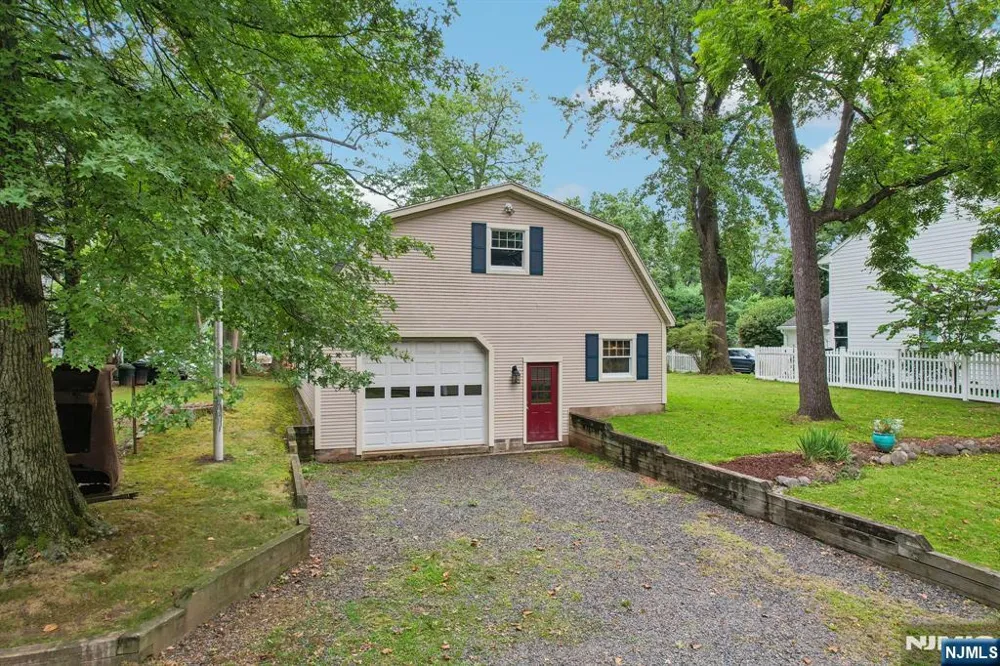 46 Schraalenburgh Road Haworth, NJ 07641