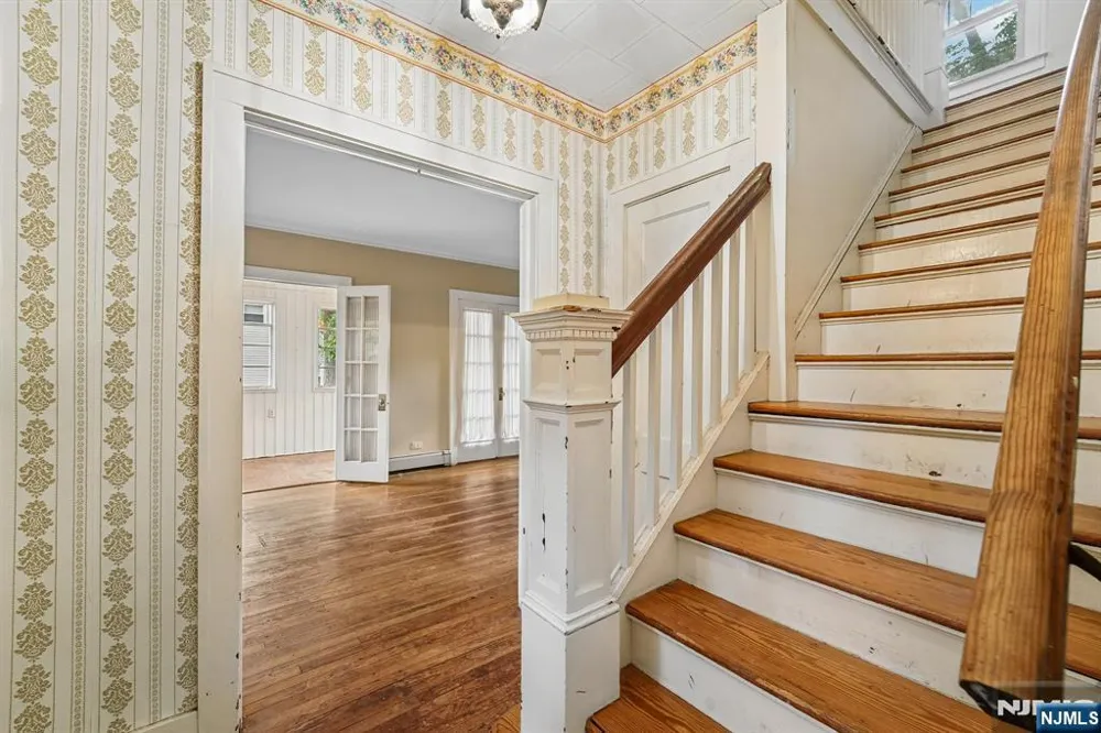 46 Schraalenburgh Road Haworth, NJ 07641