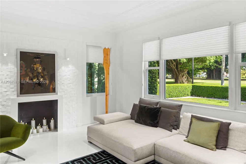 1261 Greenway Dr Coral Gables, FL 33134