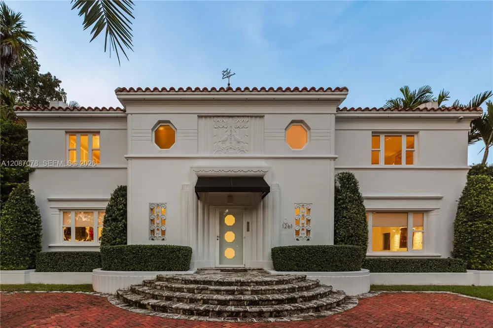 1261 Greenway Dr Coral Gables, FL 33134