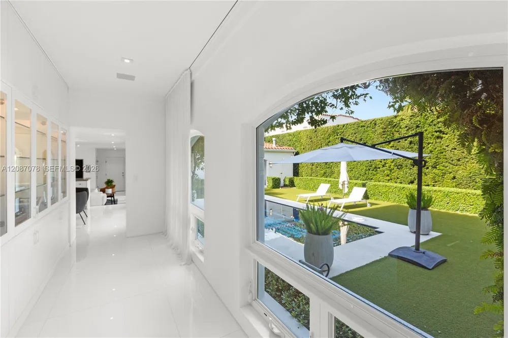 1261 Greenway Dr Coral Gables, FL 33134