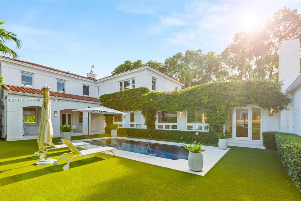 1261 Greenway Dr Coral Gables, FL 33134