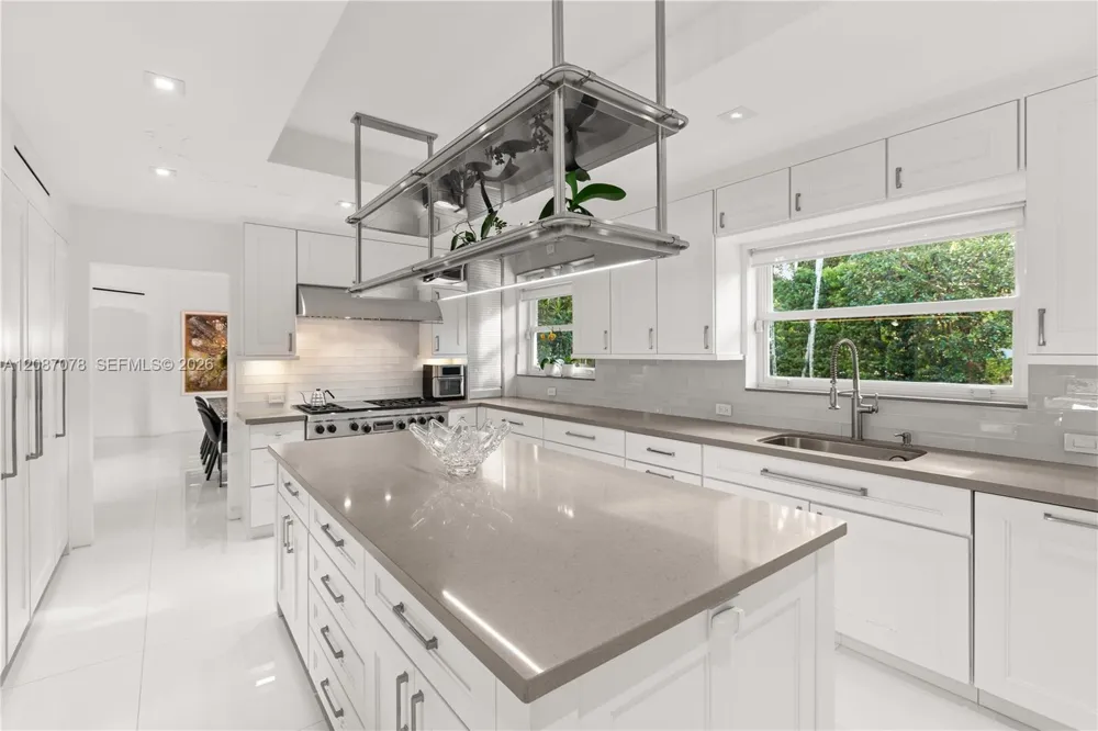 1261 Greenway Dr Coral Gables, FL 33134