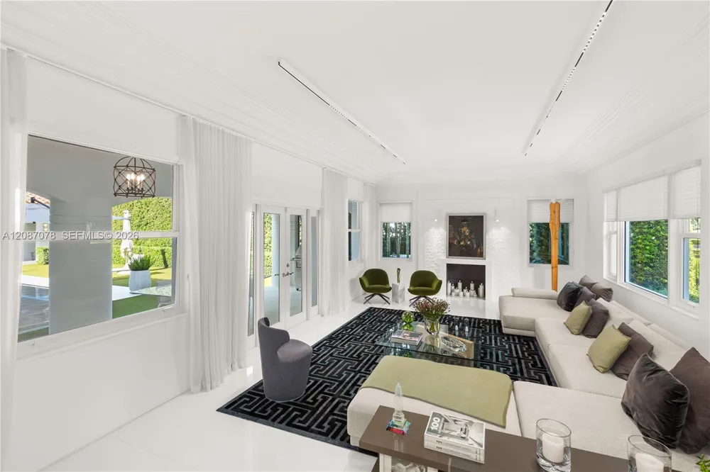 1261 Greenway Dr Coral Gables, FL 33134