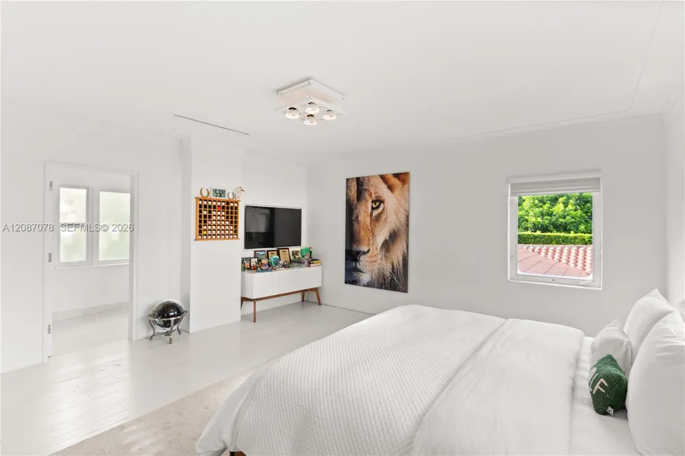 1261 Greenway Dr Coral Gables, FL 33134