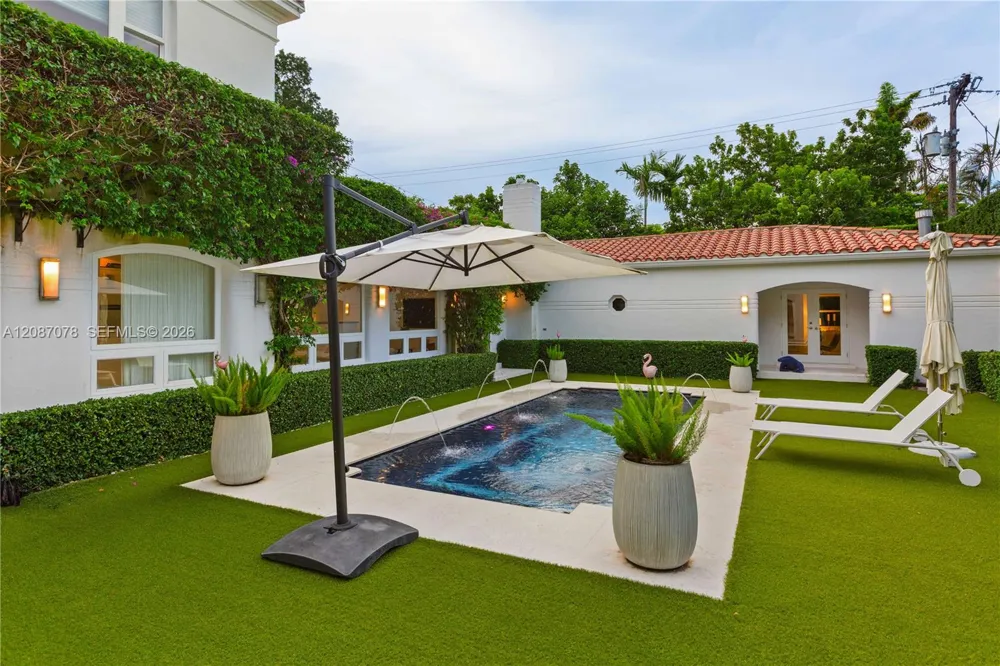 1261 Greenway Dr Coral Gables, FL 33134