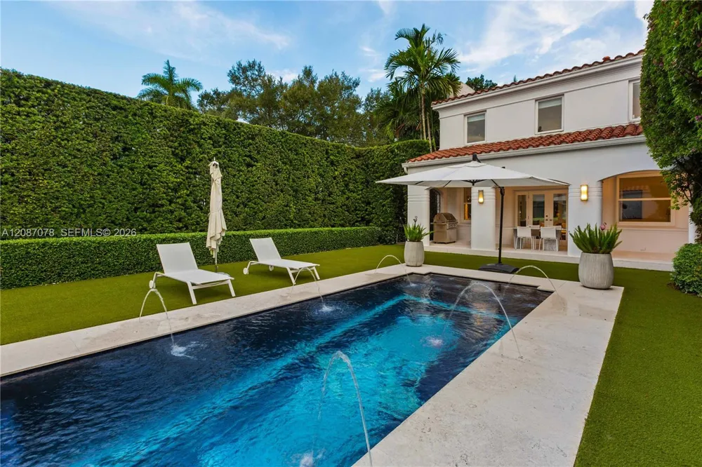 1261 Greenway Dr Coral Gables, FL 33134