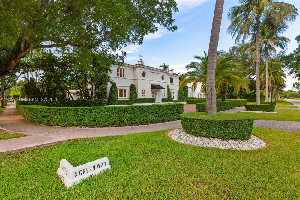 1261 Greenway Dr Coral Gables, FL 33134