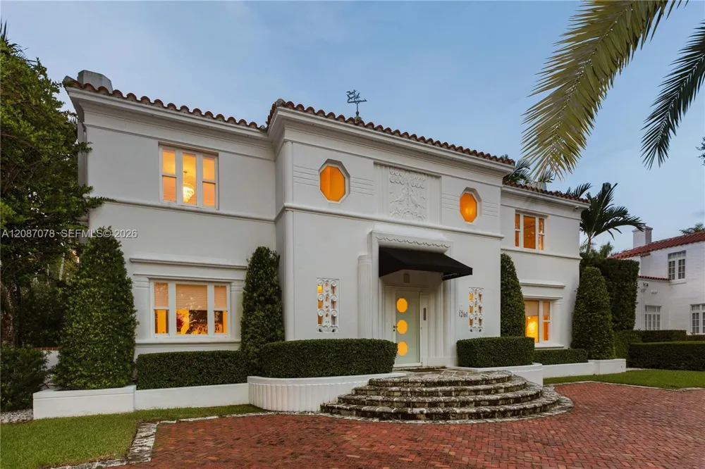 1261 Greenway Dr Coral Gables, FL 33134