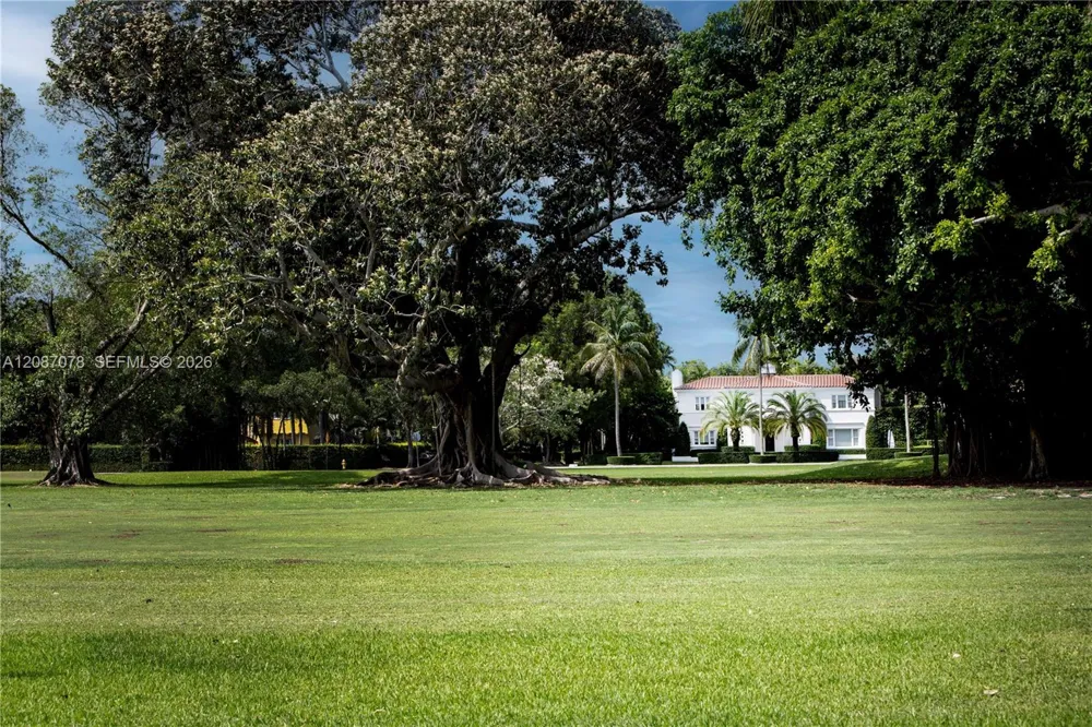1261 Greenway Dr Coral Gables, FL 33134