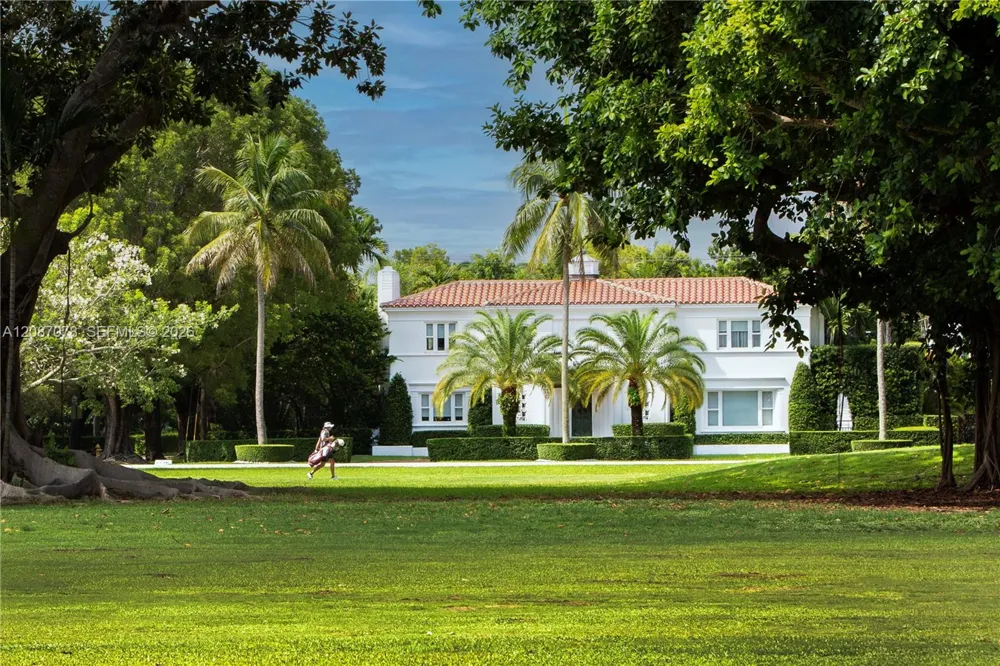1261 Greenway Dr Coral Gables, FL 33134