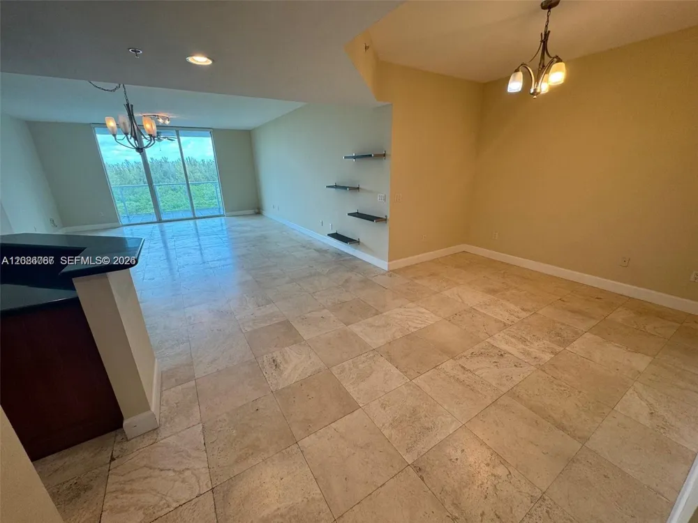 15051 Royal Oaks Ln #701 North Miami, FL 33181