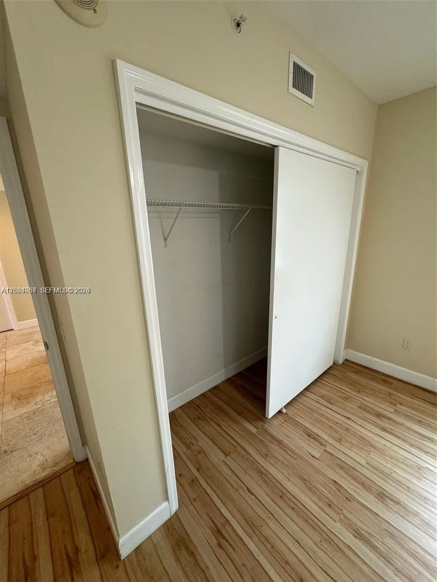 15051 Royal Oaks Ln #701 North Miami, FL 33181
