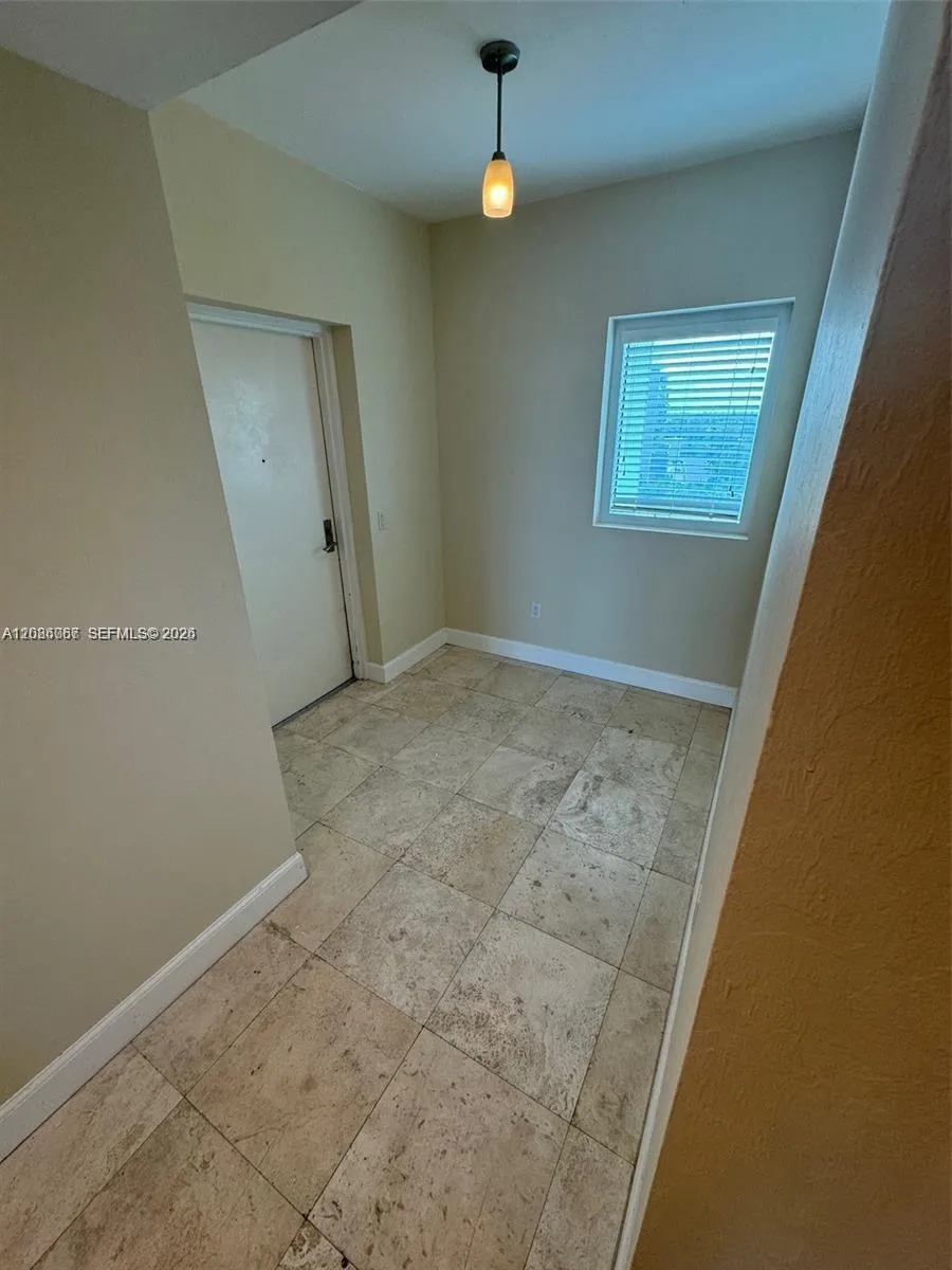 15051 Royal Oaks Ln #701 North Miami, FL 33181