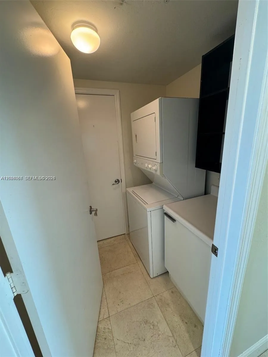 15051 Royal Oaks Ln #701 North Miami, FL 33181
