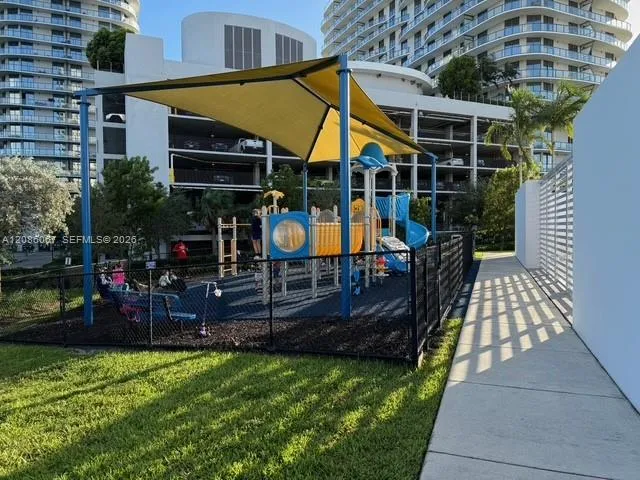 15051 Royal Oaks Ln #701 North Miami, FL 33181