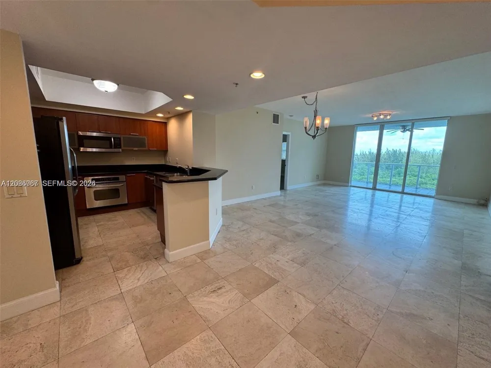 15051 Royal Oaks Ln #701 North Miami, FL 33181