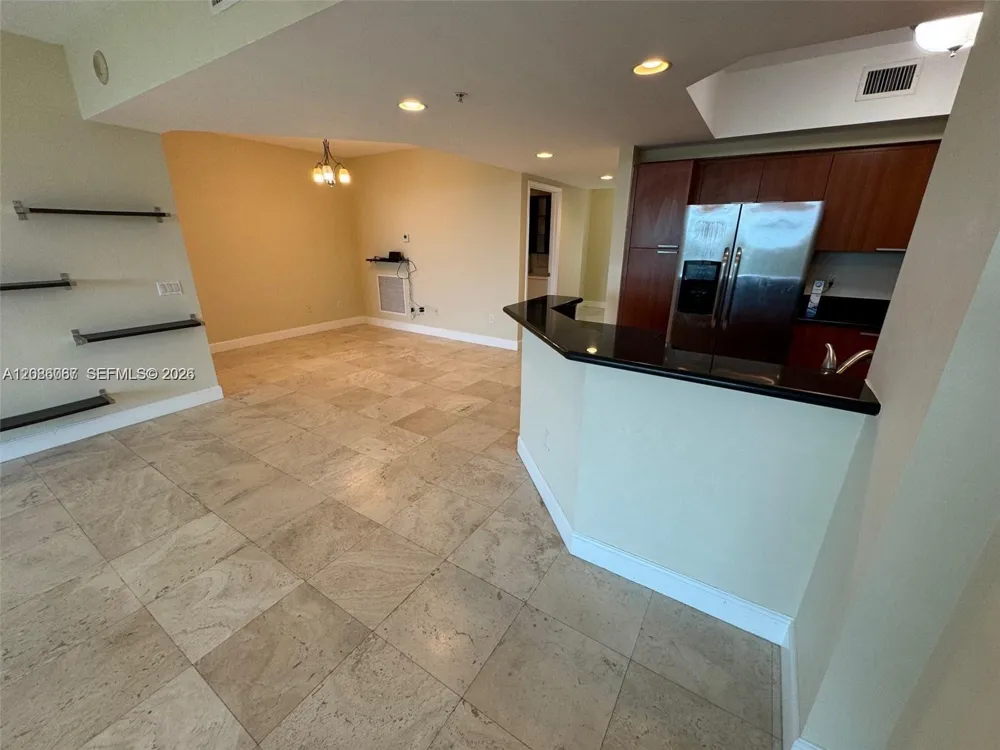 15051 Royal Oaks Ln #701 North Miami, FL 33181