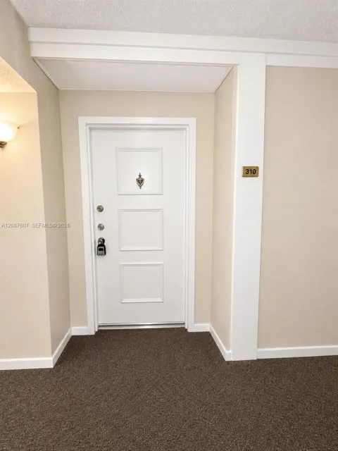 301 Racquet Club Rd #310