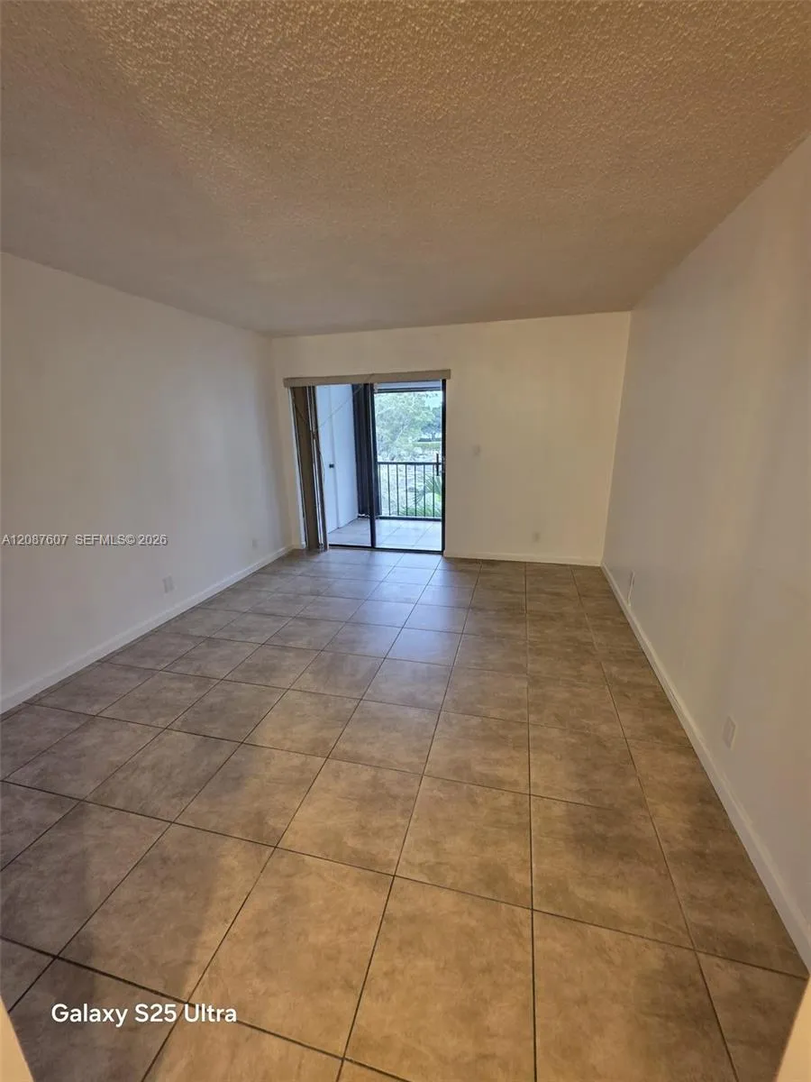 301 Racquet Club Rd #310 Weston, FL 33326
