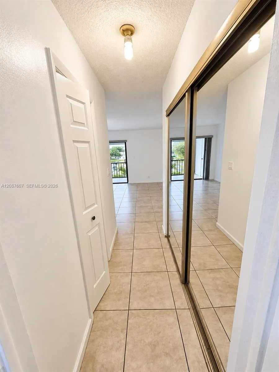 301 Racquet Club Rd #310 Weston, FL 33326