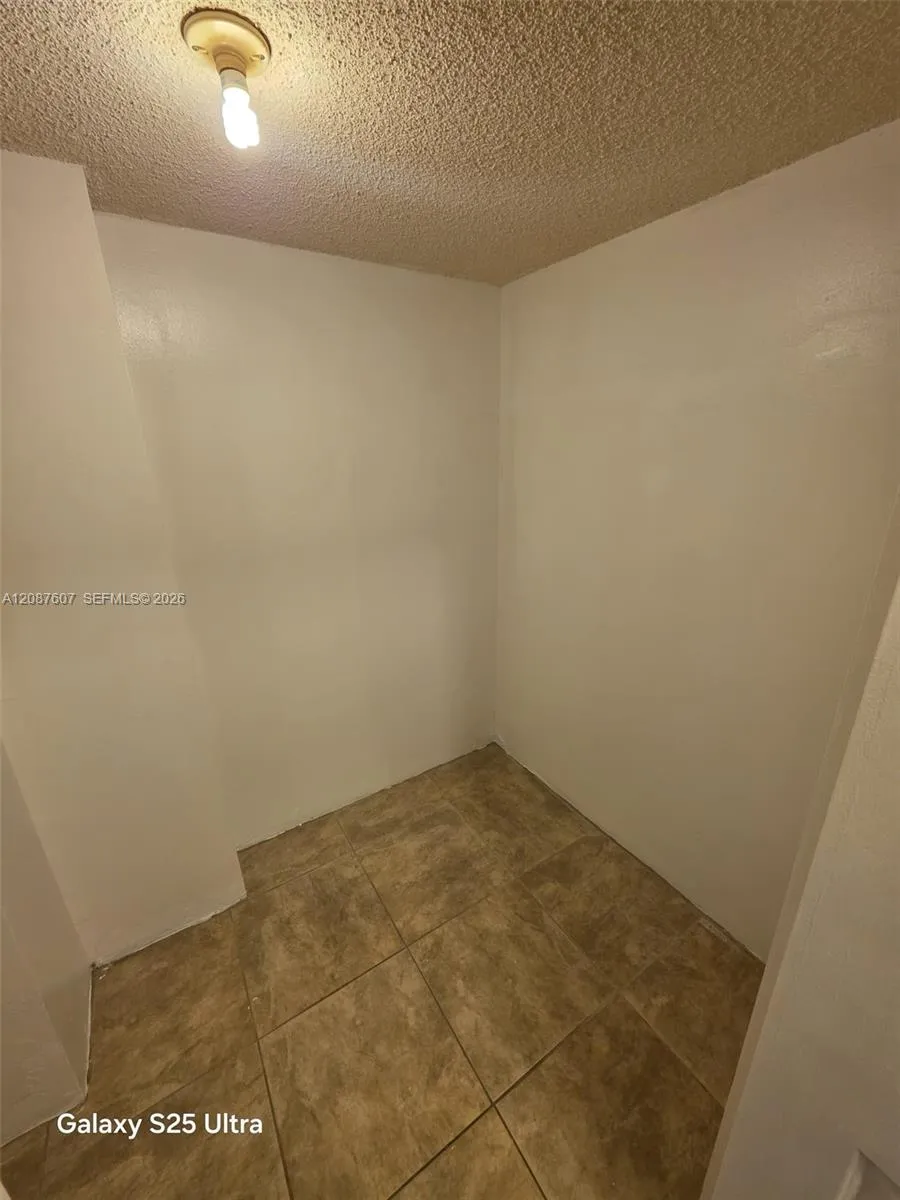 301 Racquet Club Rd #310 Weston, FL 33326