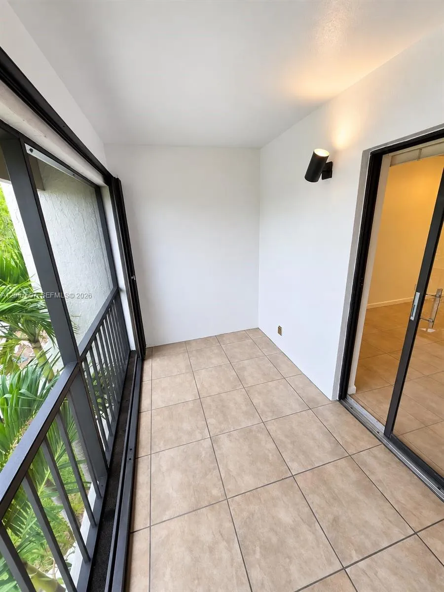 301 Racquet Club Rd #310 Weston, FL 33326