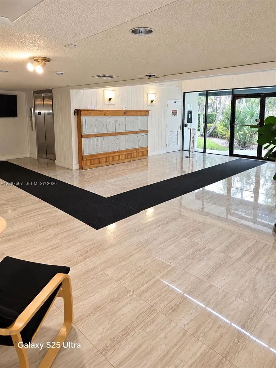 301 Racquet Club Rd #310 Weston, FL 33326