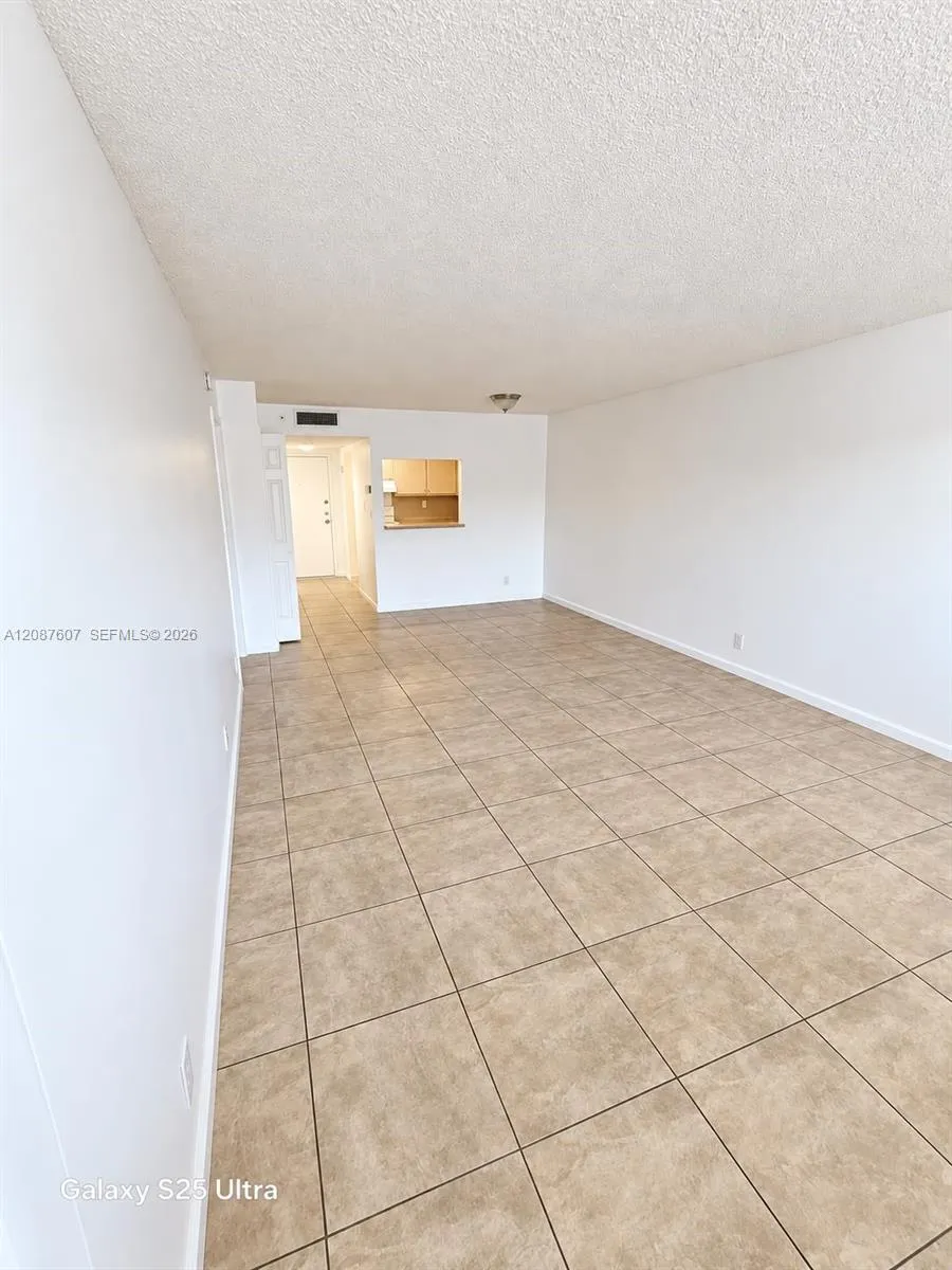 301 Racquet Club Rd #310 Weston, FL 33326