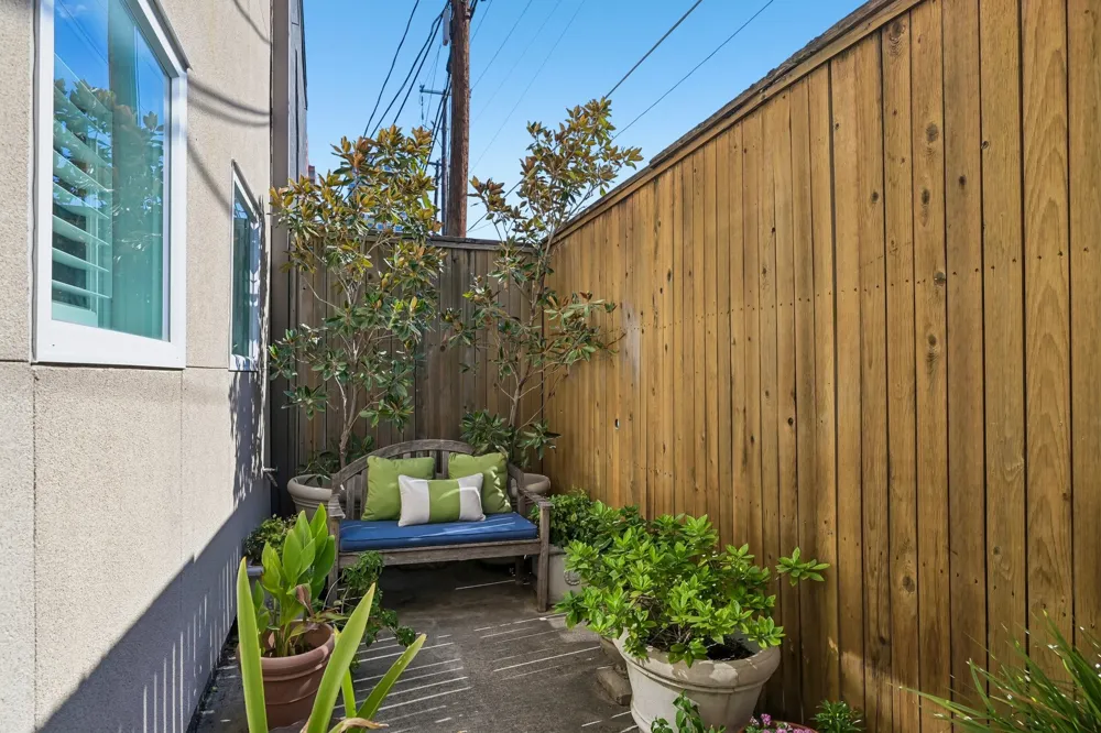 4310 Buena Vista Street #17 Dallas, TX 75205